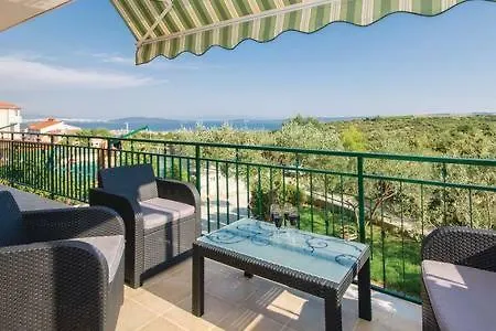 Mirta Villa Kastel Novi