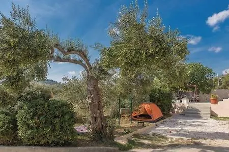 Mirta Villa Kastel Novi