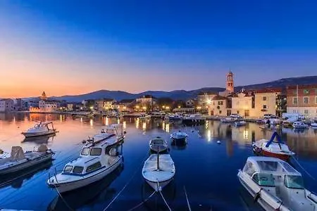 Mirta Villa Kastel Novi 0*,